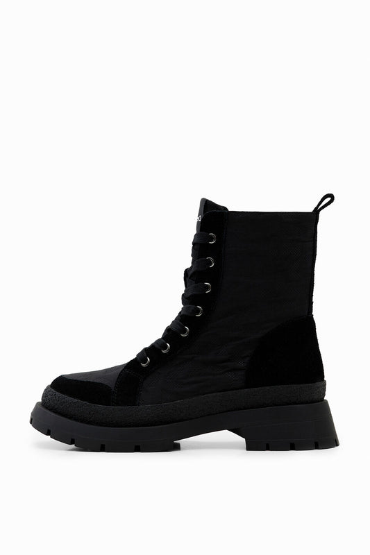 Boots Women (22WSTA052000) Women
