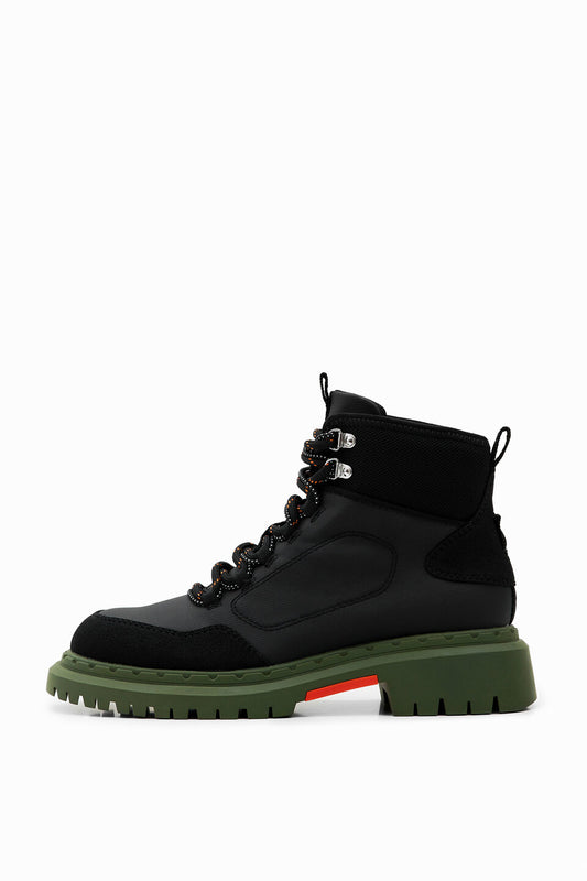 Boots Women (22WSTA062000) Women