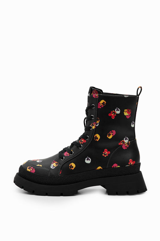 Boots Women (22WSTP102000) Women